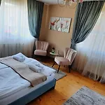 Апартамент Infinity Boutique