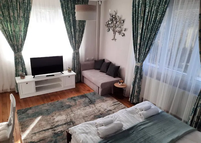 Infinity Boutique * בנסקו